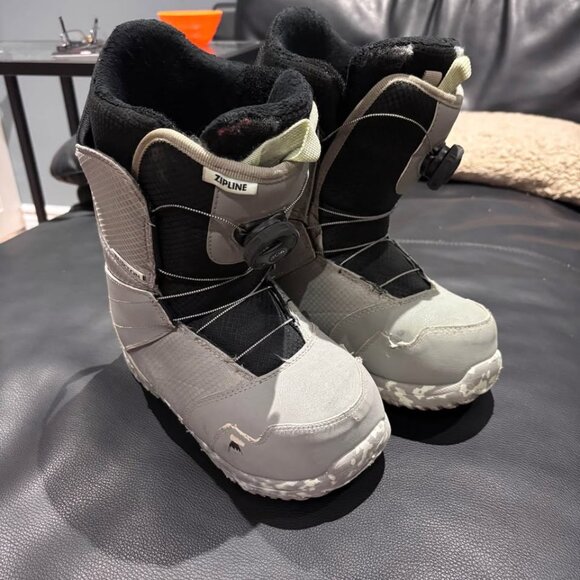 Burton Zipline BOA Youth Snowboard Boots Grey Sz 4 - Picture 1 of 10